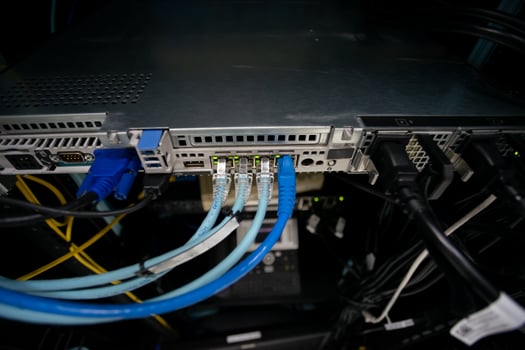 The heart and importance of a network server is a matter of feeling right and fast in the operation of the computer photo
