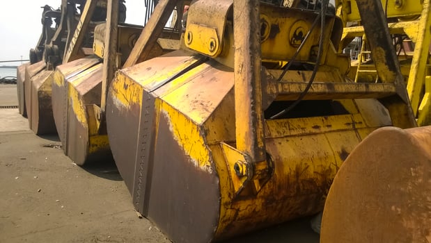 Large buckets for port loaders. Dreglayner, Hydraulic and cable photo
