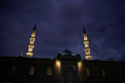 Eminonu yeni cami new mosque in istanbul turkey night view photo