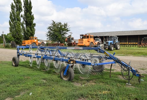 Trailer Hitch for tractors and combines photo