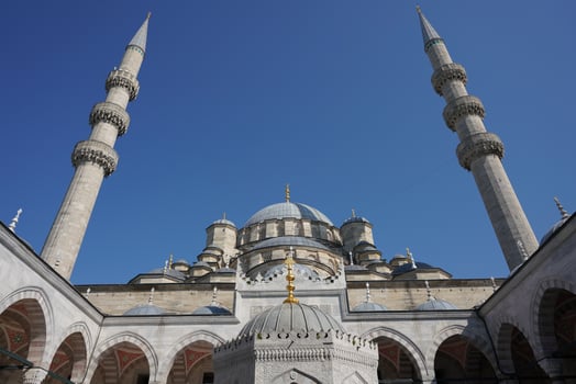 Eminonu New Mosque in Istanbul, Turkiye photo