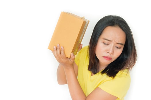 Women have suspicions of things inside the box. photo