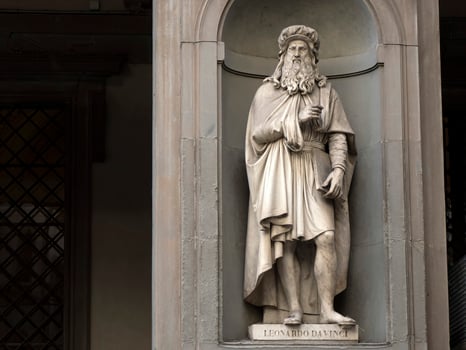 Leonardo Da Vinci statue made by Luigi Pampaloni, 1839. It is located in the Uffizi courtyard, in Florence. photo