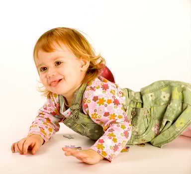 Small girl plays photo