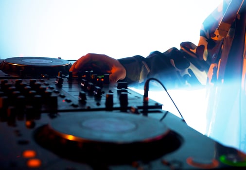Dj's scratch battle photo