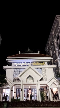 As Sakinah Mosque, a mosque located in the Surabaya City Square area. photo