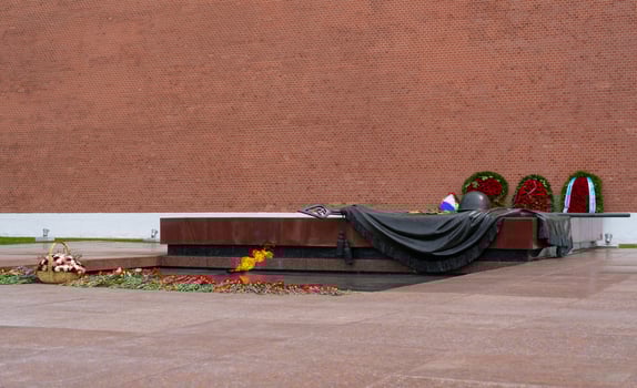 Tomb of the Unknown Soldier near the Kremlin wall, Eternal Flame photo