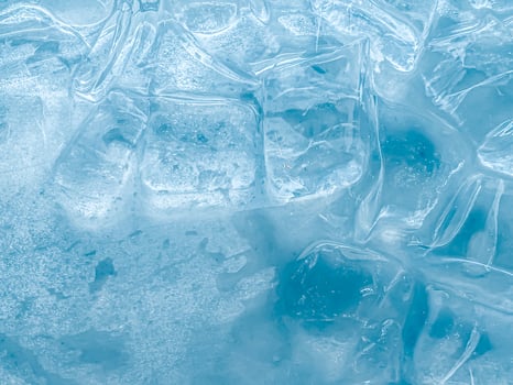 icecubes background,icecubes texture,icecubes wallpaper,ice helps to feel refreshed and cool water from the icecubes helps the water refresh your life and feel good.ice drinks for refreshment business photo