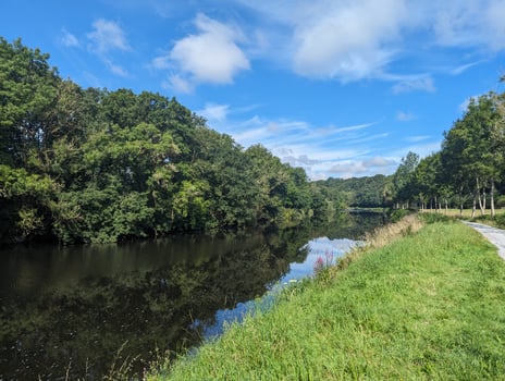 Village by the River Brittany's Chateaulin Reveals Natural Beauty along the Canal photo