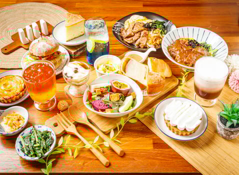 Vegetable and Fruit Salad, Lemon Cake and Tofu Pudding, lemon and Apple Pie, Curry Pork Chop Rice, BBQ rice, Roasted Pork Burger, Golden pomelo tea, Elderberry Sparkling Drink, Cocoa Ole served photo