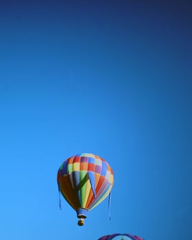 olorful hot air balloons background photo