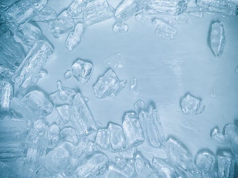 icecubes background,icecubes texture,icecubes wallpaper,ice helps to feel refreshed and cool water from the icecubes helps the water refresh your life and feel good.ice drinks for refreshment business photo