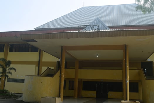 The sports building called in Indonesian is GOR located in the Brebes area photo