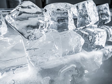 icecubes background,icecubes texture,icecubes wallpaper,ice helps to feel refreshed and cool water from the icecubes helps the water refresh your life and feel good.ice drinks for refreshment business photo