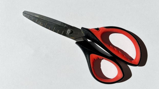 Scissors, this tool is usually used for handicrafts and is sold in supermarkets and photocopiers photo