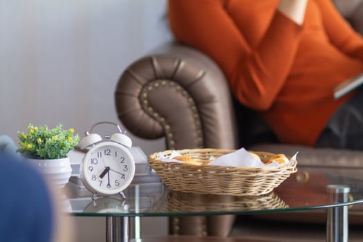 Vintage style alarm clocks are popular because they are beautiful and can clearly see time More importantly vintage style alarm clocks have large notification bell and make loud noise when alarm time photo