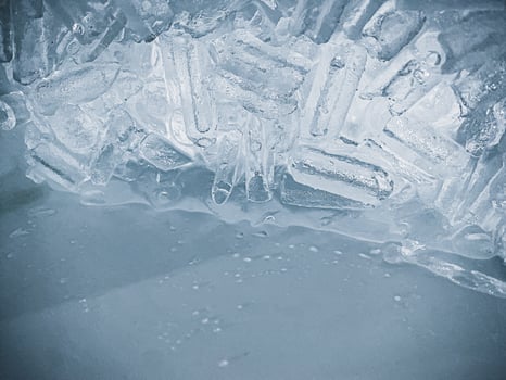 icecubes background,icecubes texture,icecubes wallpaper,ice helps to feel refreshed and cool water from the icecubes helps the water refresh your life and feel good.ice drinks for refreshment business photo