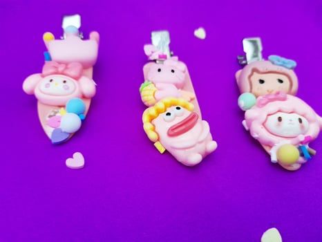 clips on a purple background photo