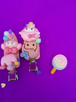 clips on a purple background photo
