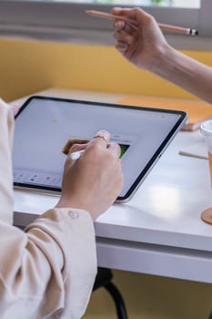 Smooth Focus, group of web designers are working together to develop mobile responsive website with UI UX Front End Designer Previewing. website designers in form of mobile applications with UI UX photo