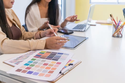 Smooth Focus, group of web designers are working together to develop mobile responsive website with UI UX Front End Designer Previewing. website designers in form of mobile applications with UI UX photo