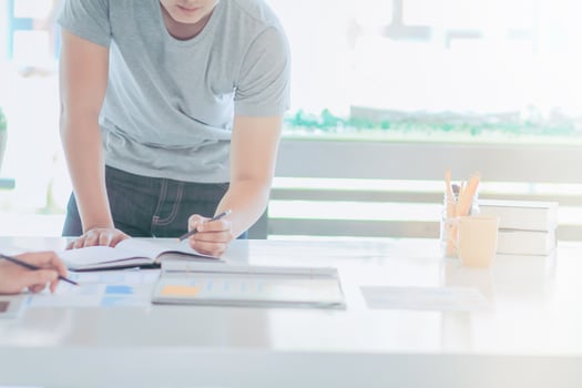 Startup entrepreneurs are talking to business consultants to study and calculate feasibility of investing business to get worthwhile return studying with investment consultant before doing business photo