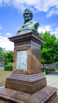 UKREINE, KUYALNIK - JUNE 26, 2006 monument to Andrievsky Erast Sergeevich, who opened a mud bath on Kuyalnik photo