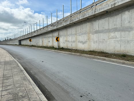 road in the city photo