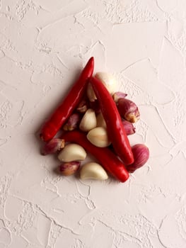 asian chilli onion herb garlic ingredients seasoning spices diet food vegetarian object snack hot photo