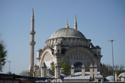 Nuruosmaniye Mosque in Istanbul, Turkiye photo