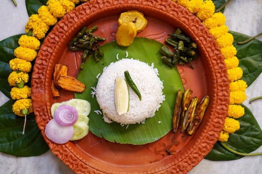 Jamaisasti special thali served in earthenware photo