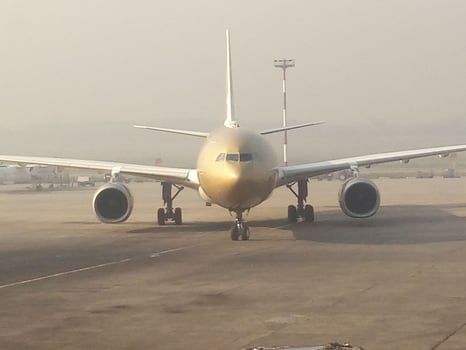 airlines with airport photo