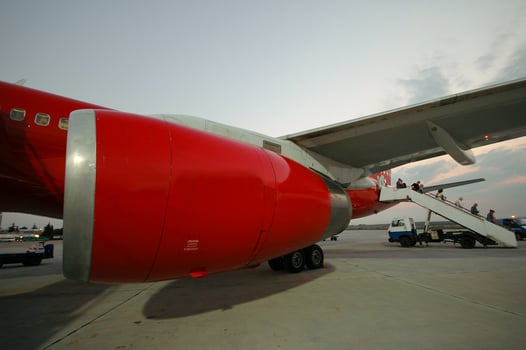 Red plane engin photo