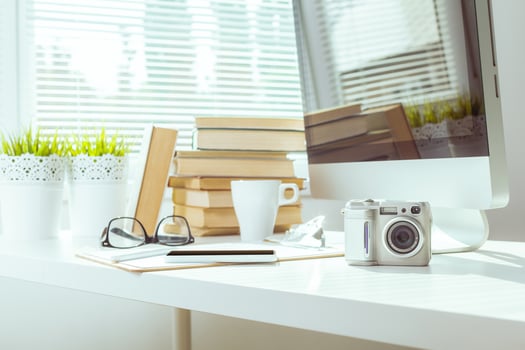 White office desk table photo