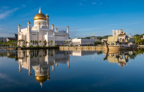 The Omar Ali Saifuddien Mosque located in Bandar Seri Begawan, the capital of Brunei photo