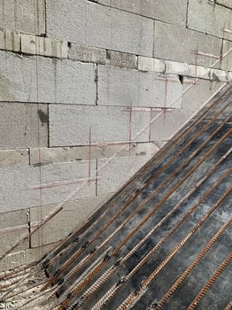 metal line structure for step construction photo