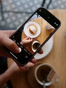How to take a photo with your phone