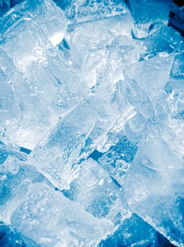 icecubes background,icecubes texture,icecubes wallpaper,ice helps to feel refreshed and cool water from the icecubes helps the water refresh your life and feel good.ice drinks for refreshment business photo