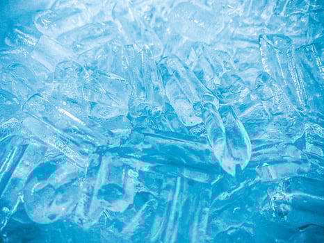 icecubes background,icecubes texture,icecubes wallpaper,ice helps to feel refreshed and cool water from the icecubes helps the water refresh your life and feel good.ice drinks for refreshment business photo