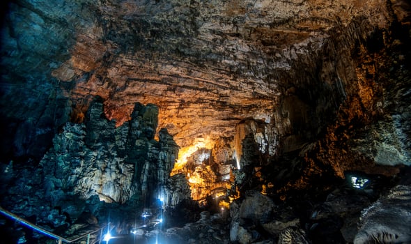 Exploring the majestic caves of Parque Nacional Grutas de Cacahuamilpa in Mexico photo
