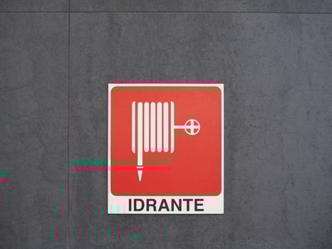 Idrante translation hydrant sign photo