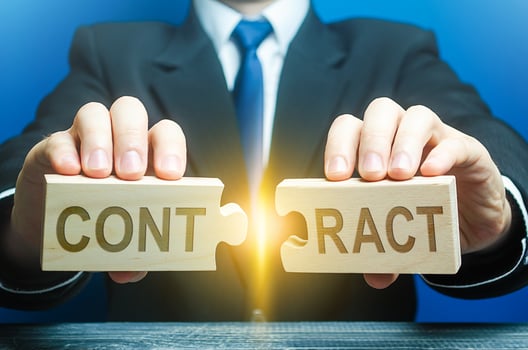 Businessman employer breaks a contract. Termination of cooperation, disagreement refusal to renew extend agreement. Deal cancel. Violation of conditions and rules. Anticipatory repudiation act photo