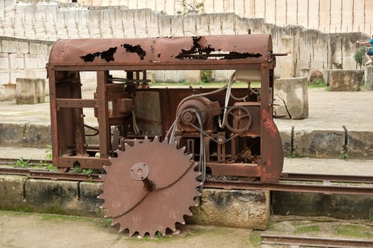 Mechanism on rails with belt from engine photo