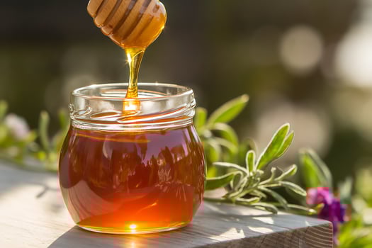 Honey is a natural remedy for many health problems photo