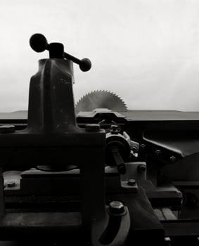Table Rotating Saw Machine Detailed Photo