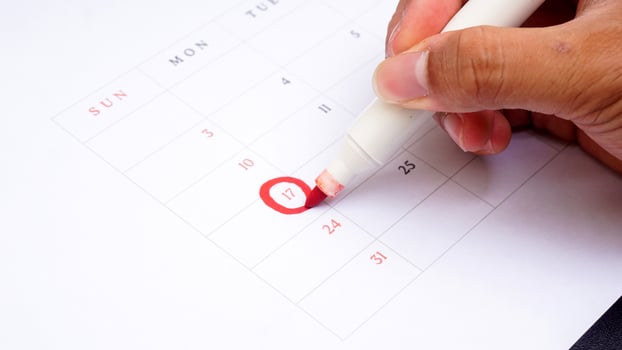 Red circle marked on a calendar at 17 photo