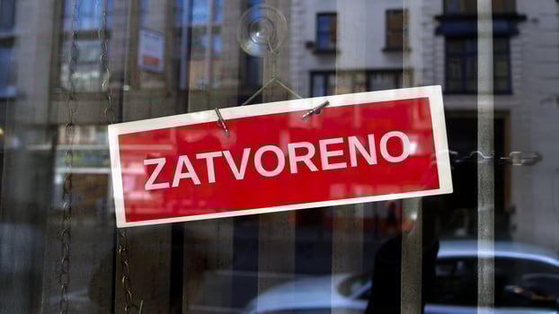 closed sign in Croatian photo