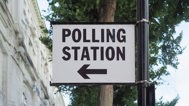 Polling station direction sign photo