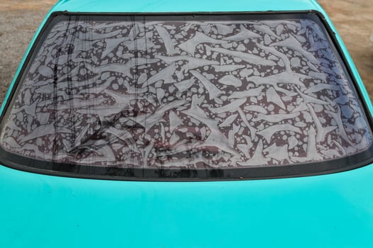 Film film peeling out Causing bubbles Because the car was parked in the sun for many months photo