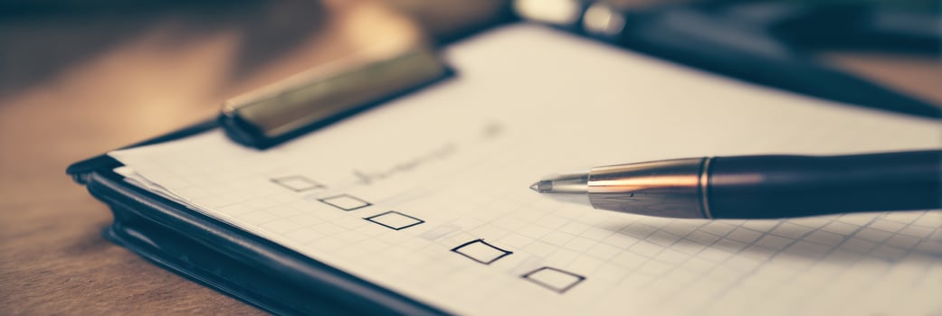 Guidelines for Recovering From a Cold on a Detailed Checklist Placed on a Clipboard With a Pen Nearby photo